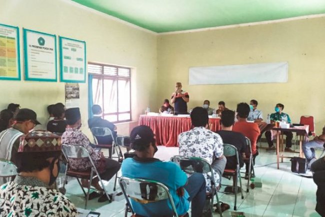 Audiensi Warga Desa Juwiran tentang Pengisian Perangkat Desa Juwiran